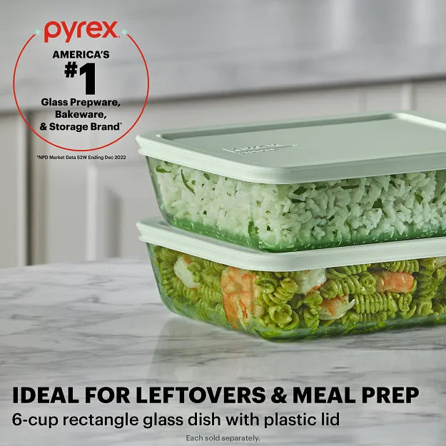 Pyrex? Simply Store? Tinted 6-cup Rectangle Storage with Green Plastic Lid - Image 2